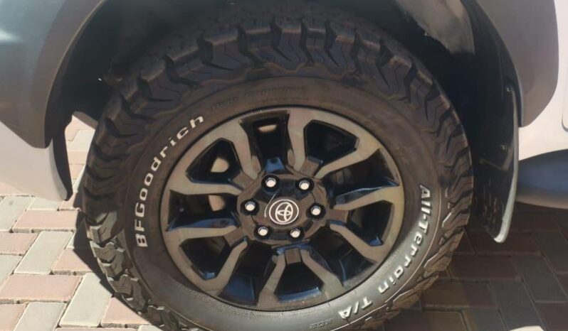 2022 Toyota Hilux 2.8GD-6 Double Cab 4×4 Legend Auto For Sale full