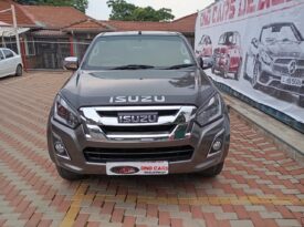 2014 ISUZU KB 300